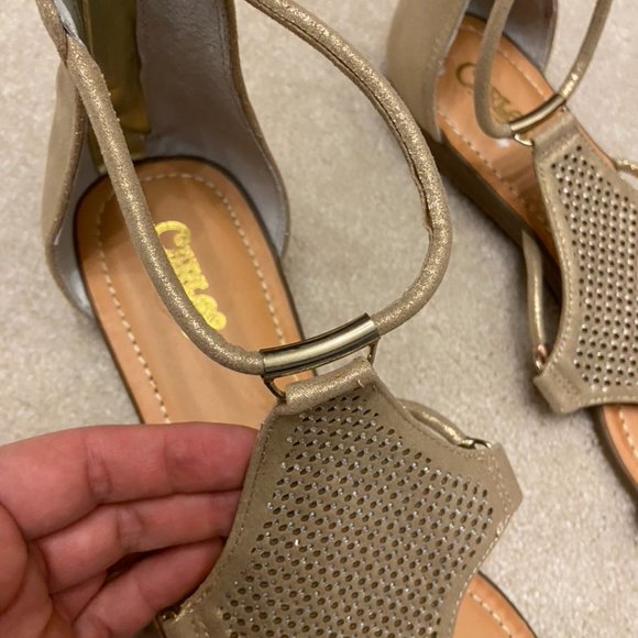 Galdiator Gold Shimmer Sandals - Carlos Santana size 9.5 - Picture 2 of 3